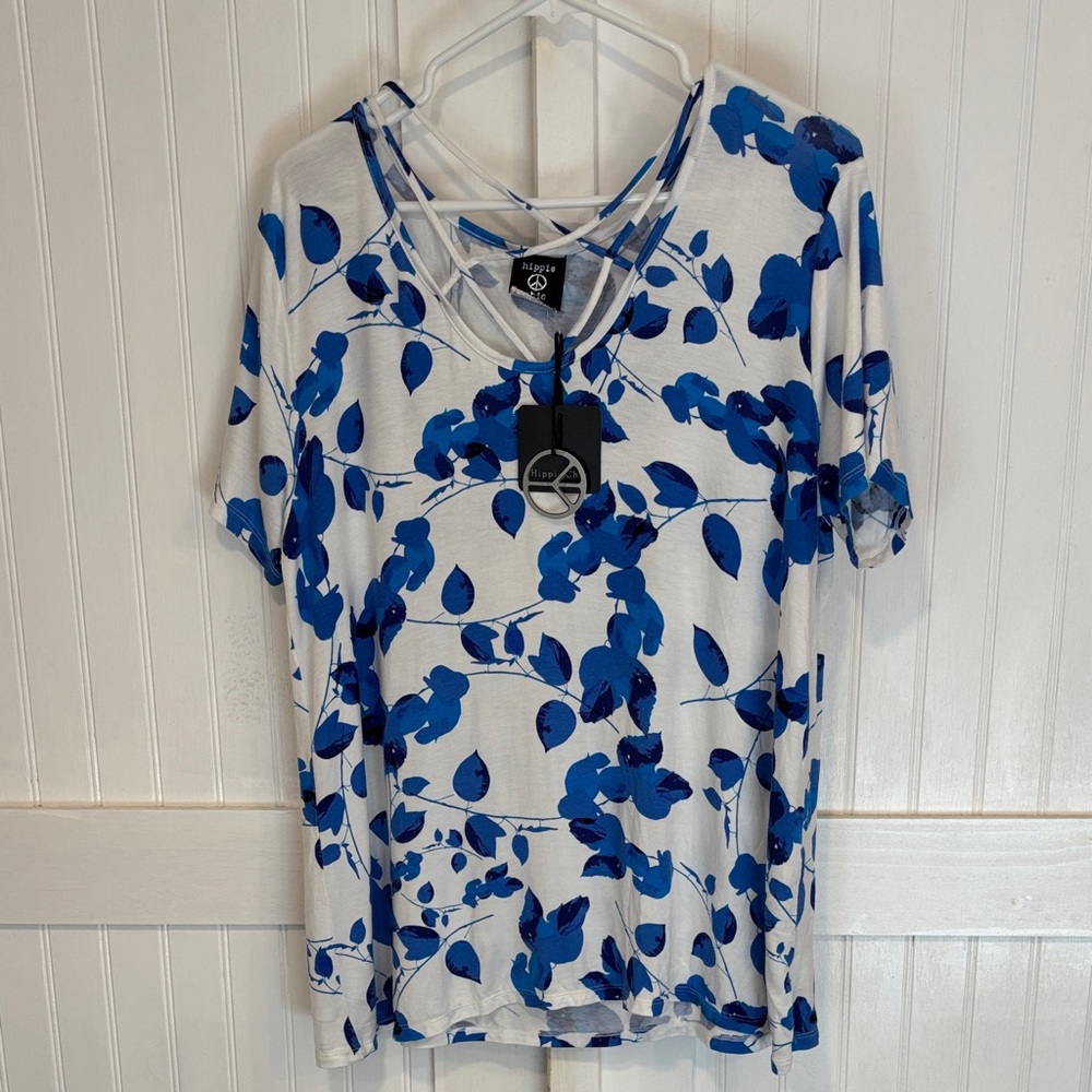 Hippie Chic: Blue & White Short Sleeve, leaf print Top size XL